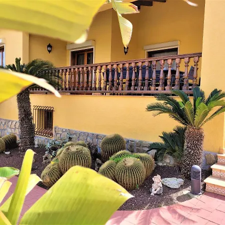 Villa With Private Pool And Tennis Court 150 Metres From The Sea-villa El Olivo *