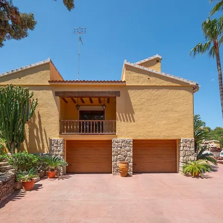 Villa With Private Pool And Tennis Court 150 Metres From The Sea-villa El Olivo *