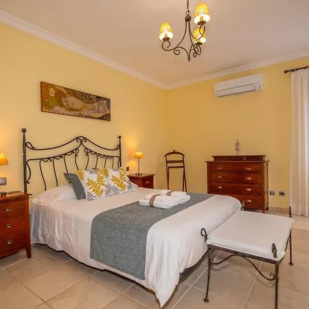 With Private Pool And Tennis Court 150 Metres From The Sea-villa El Olivo Villa *