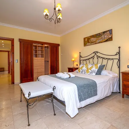 With Private Pool And Tennis Court 150 Metres From The Sea-villa El Olivo * Denia