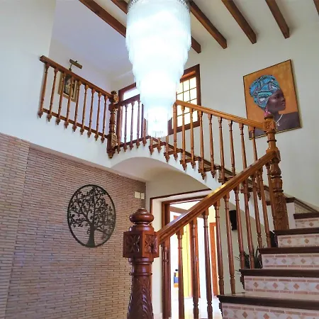 Villa With Private Pool And Tennis Court 150 Metres From The Sea-villa El Olivo