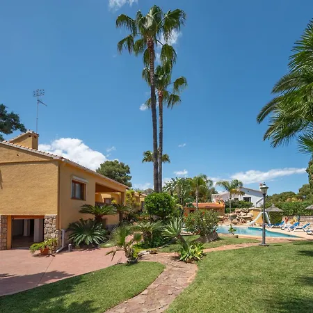 Villa With Private Pool And Tennis Court 150 Metres From The Sea-villa El Olivo *