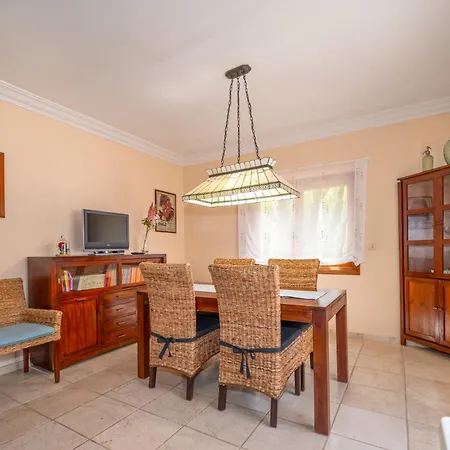 With Private Pool And Tennis Court 150 Metres From The Sea-villa El Olivo